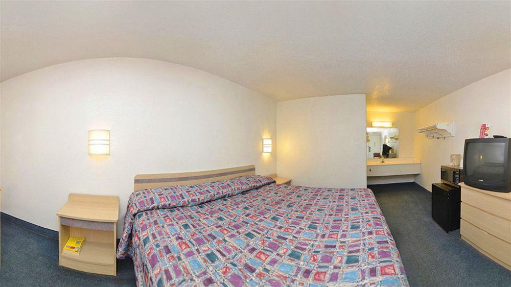 Mentor Home Inn And Suites Chambre photo