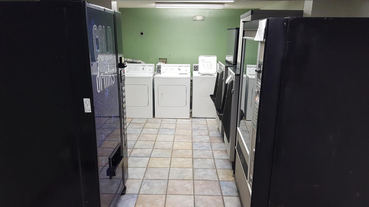 Mentor Home Inn And Suites Extérieur photo