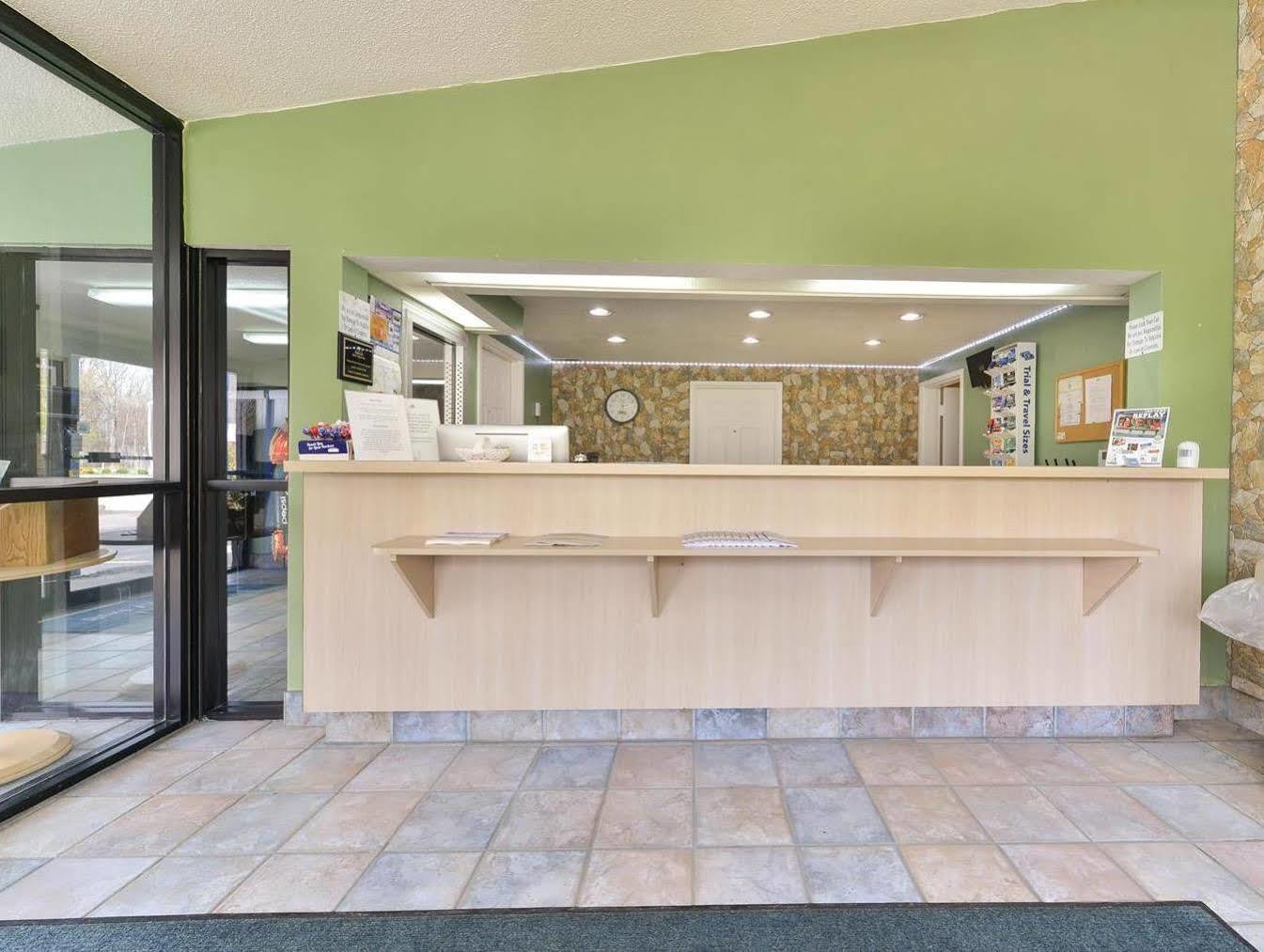 Mentor Home Inn And Suites Extérieur photo